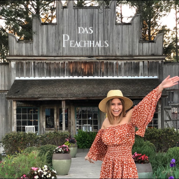 Meet your Posher, Karen - Picture 12 of 15